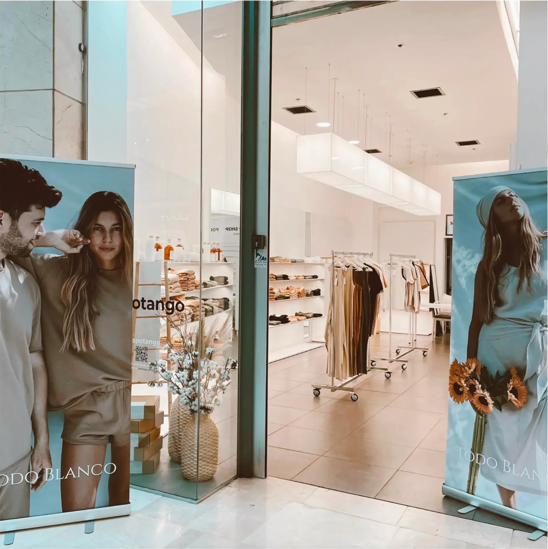 Todo Blanco — Fashion label